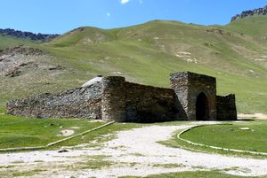 Крепость Таш-Рабат